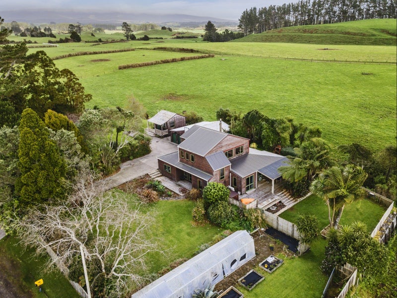 612 Plymouth Road, Koru, New Plymouth - Carousel 2