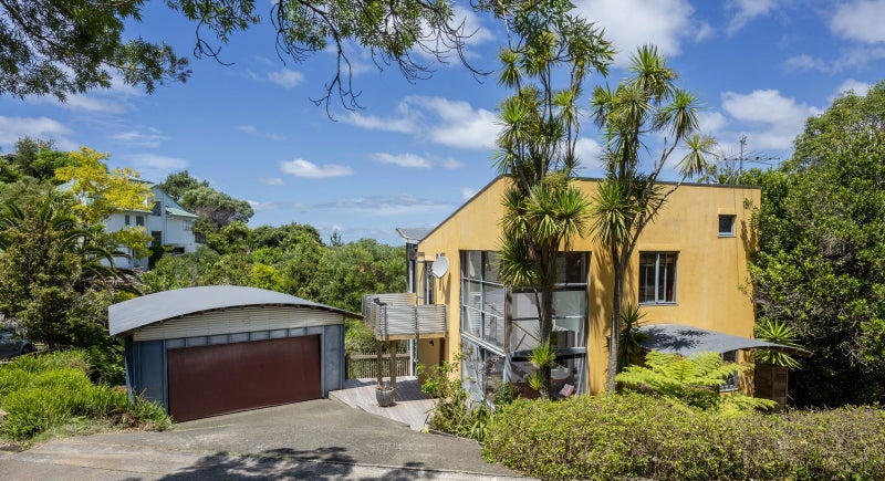 6 Gannet Point, Rothesay Bay, Auckland - Carousel 1