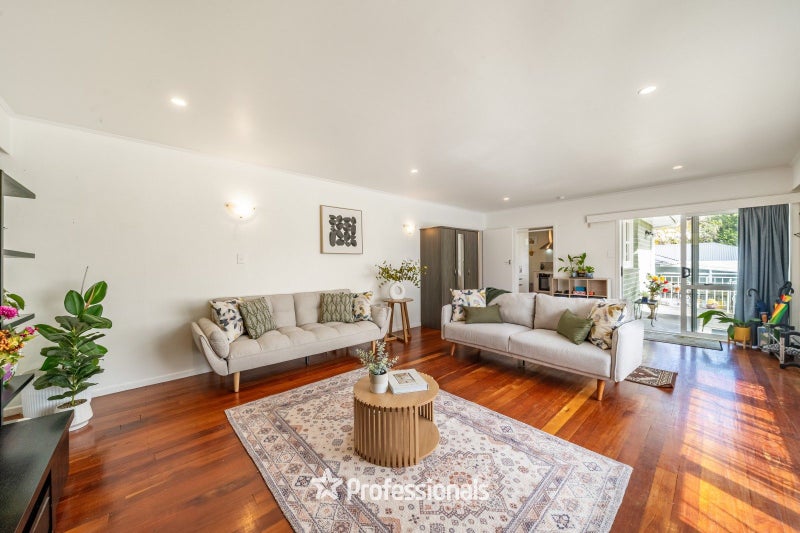 10 Gray Avenue, Paraparaumu Beach, Paraparaumu - Carousel 2