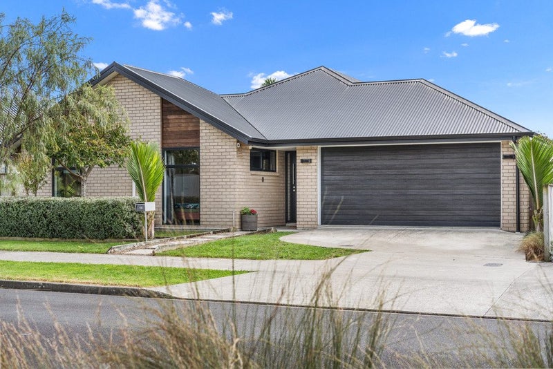 14 Lamborn Drive, Papakura, Papakura - Carousel 1