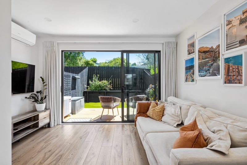 5/13 Windy Ridge Road, Glenfield, Auckland - Carousel 1