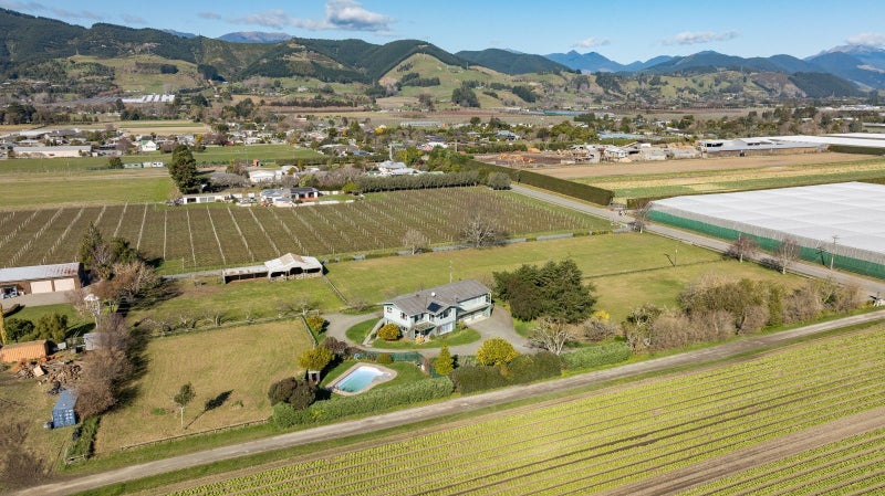 131 Ranzau Road, Hope, Richmond - Carousel 22