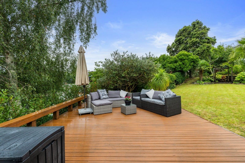 24 Sutton Crescent, Hillcrest, Hamilton - Carousel 1