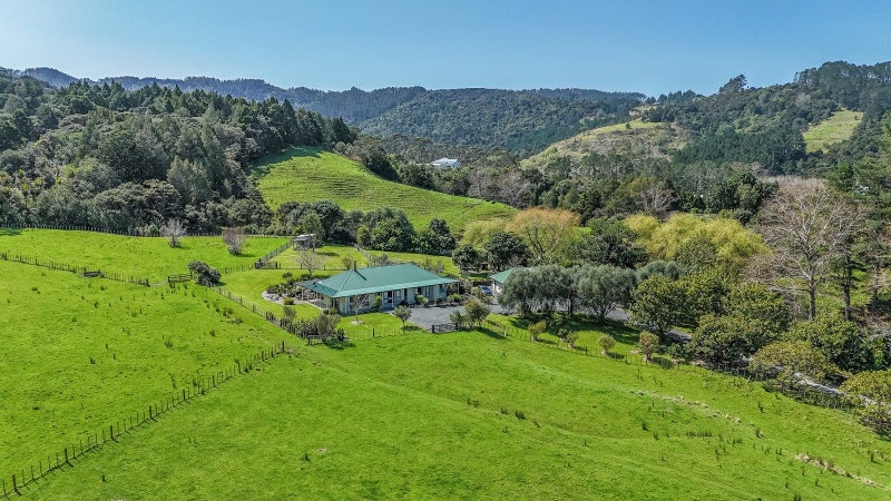 147 Omaha Valley Road, Warkworth - Carousel 1