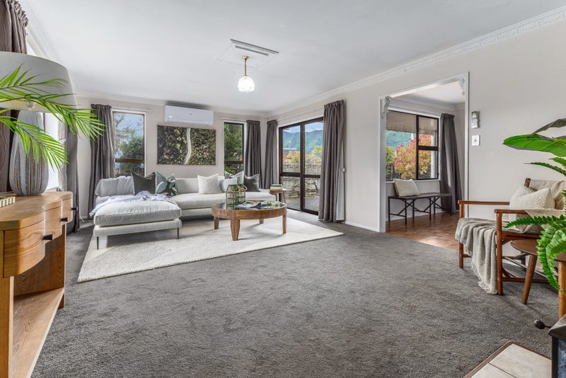 76 Belvedere Avenue, Waikanae - Carousel 1