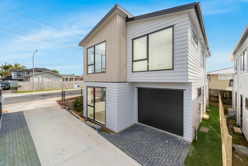 86 Harrington Road, Henderson, Auckland - Carousel 1