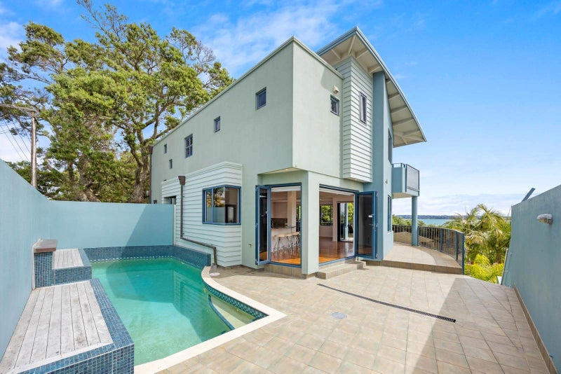 96 Harbour View Road, Point Chevalier, Auckland - Carousel 1