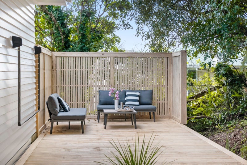 7 Thomson Grove, Stokes Valley, Lower Hutt - Carousel 1