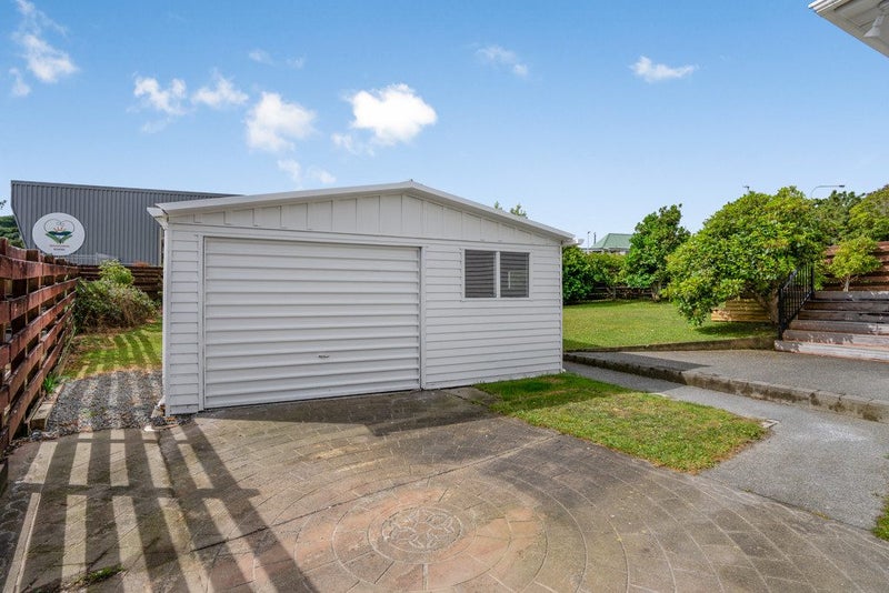 20 Barberry Grove, Maungaraki, Lower Hutt - Carousel 2