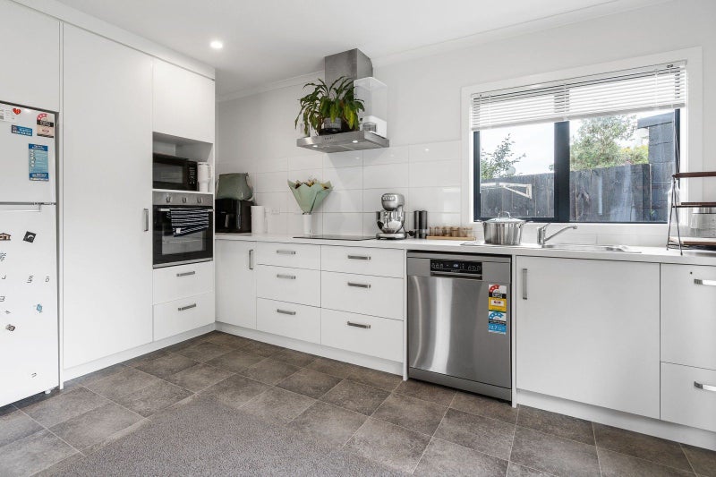 4/9 Beverley Crescent, Hillcrest, Hamilton - Carousel 2