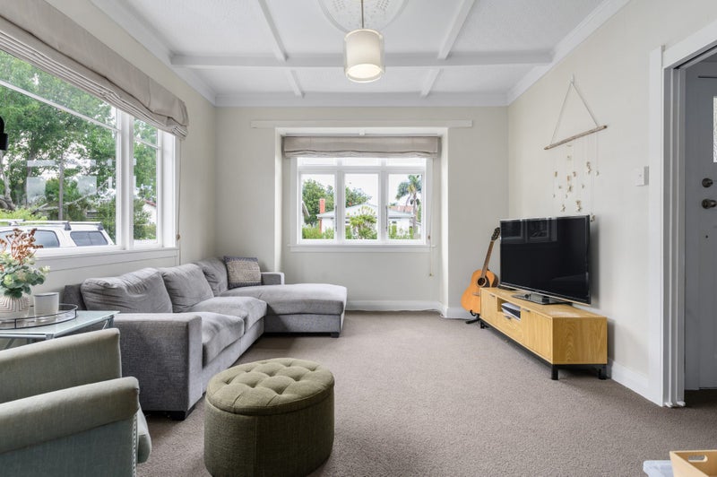 1 Hall Lane, Frankton, Hamilton - Carousel 2