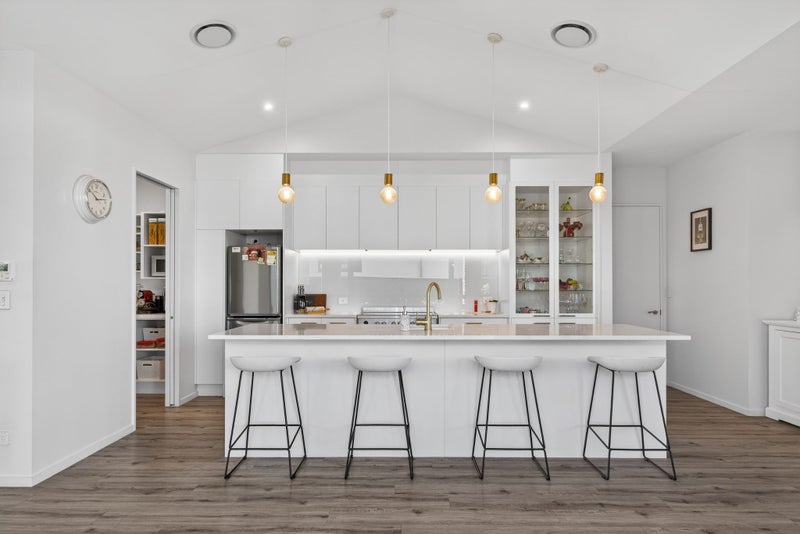 8 Picadilly Avenue, Casebrook, Christchurch - Carousel 2