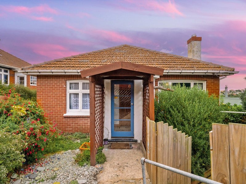 16 Gilmore Street, Wakari, Dunedin - Carousel 1