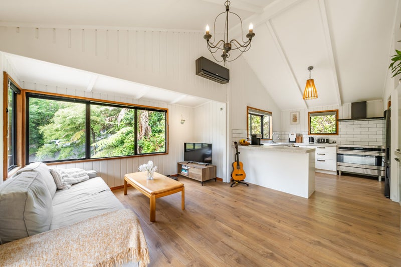 34 Wyndham Road, Pinehaven, Upper Hutt - Carousel 1