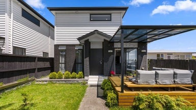 11 Friesian Drive, Mangere, Auckland - Carousel 1