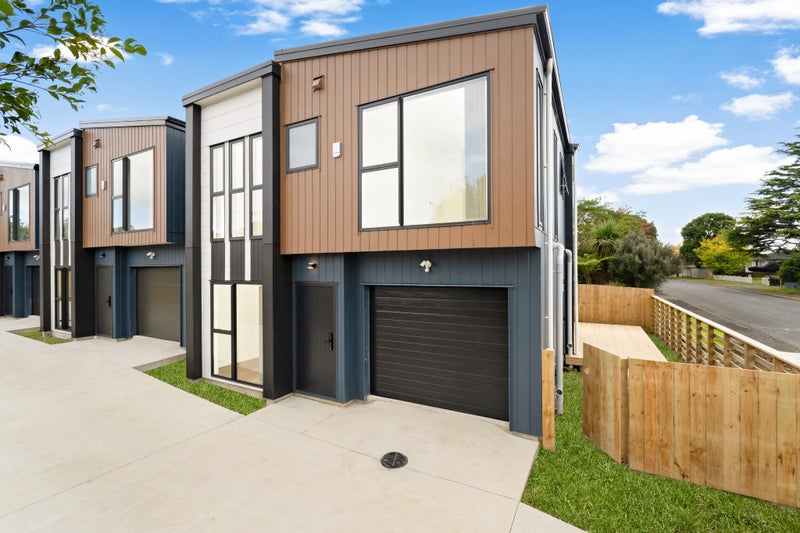 13 Lipton Grove, Opaheke, Papakura - Carousel 1