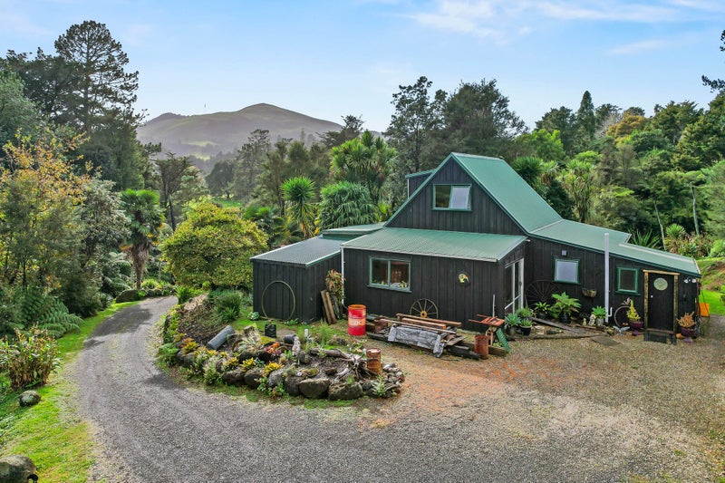 50 Crown Hill Road, Paeroa, Paeroa - Carousel 1