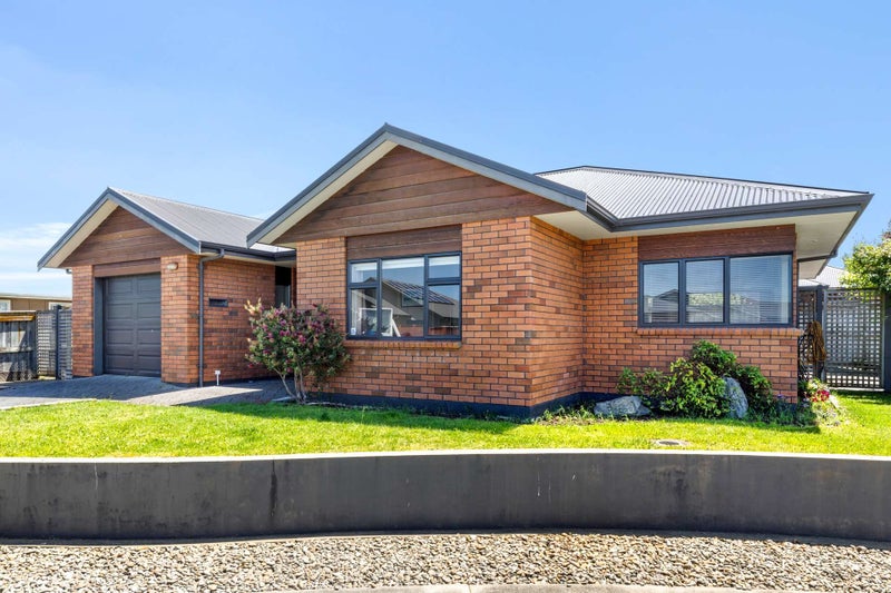 17 Sherwood Place, Springvale, Whanganui - Carousel 1