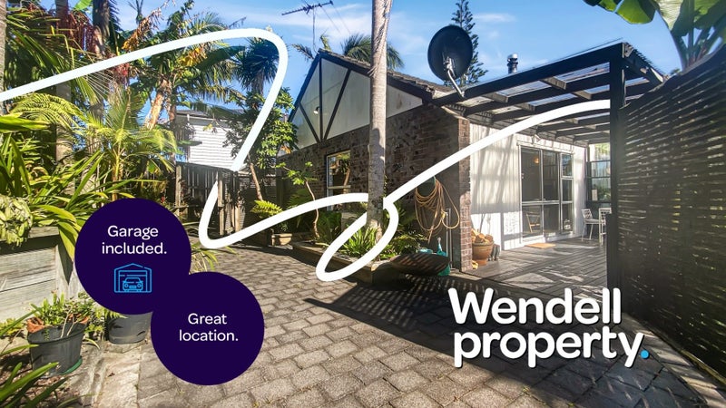 2/24 Amberley Avenue, Te Atatu South, Auckland - Carousel 1