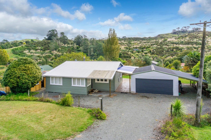 6 Claude Road, Glen Afton - Carousel 1