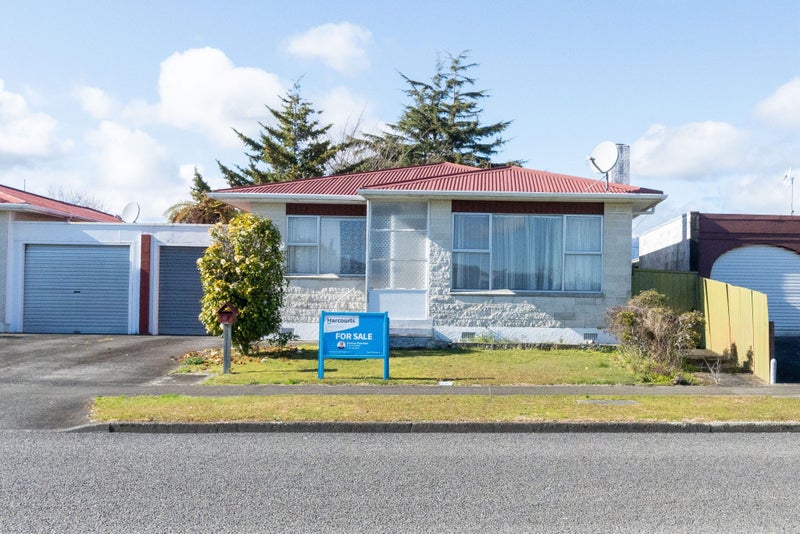 12 Parker Avenue, Levin, Levin - Carousel 1