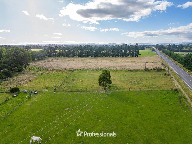 8 Boundary Road, Featherston - Carousel 24