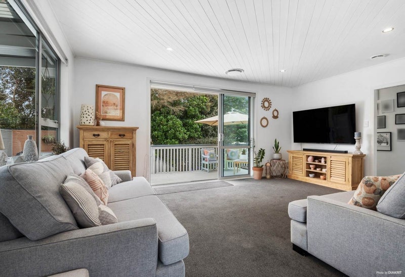 20A Puketitiro Street, Glen Eden, Auckland - Carousel 2