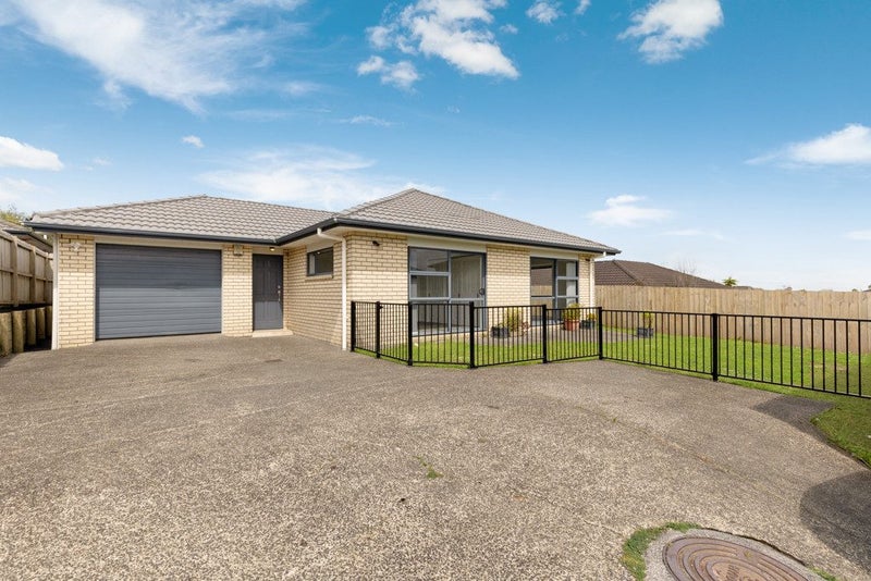 13 Genesis Place, Flat Bush, Auckland - Carousel 1