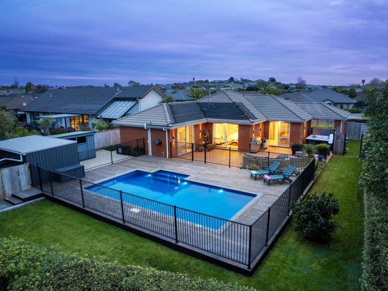 10 Searle Drive, Patumahoe, Pukekohe - Carousel 1