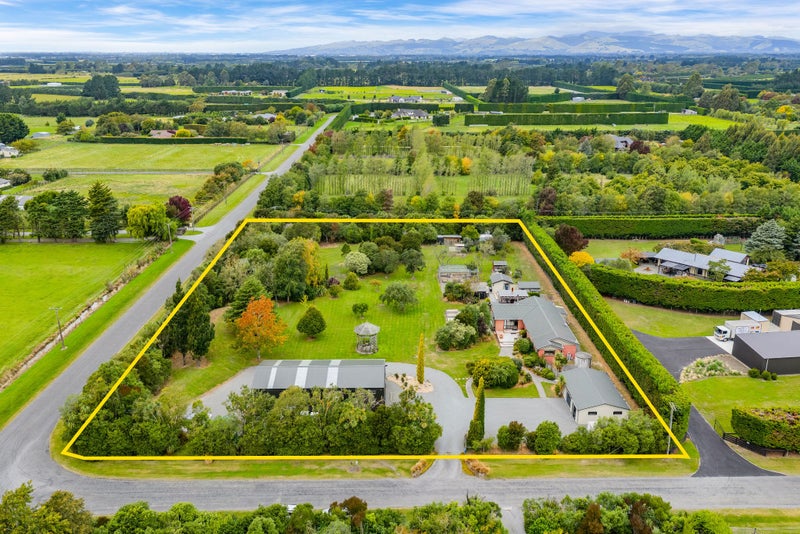 5 Whitewood Crescent, Christchurch - Carousel 1