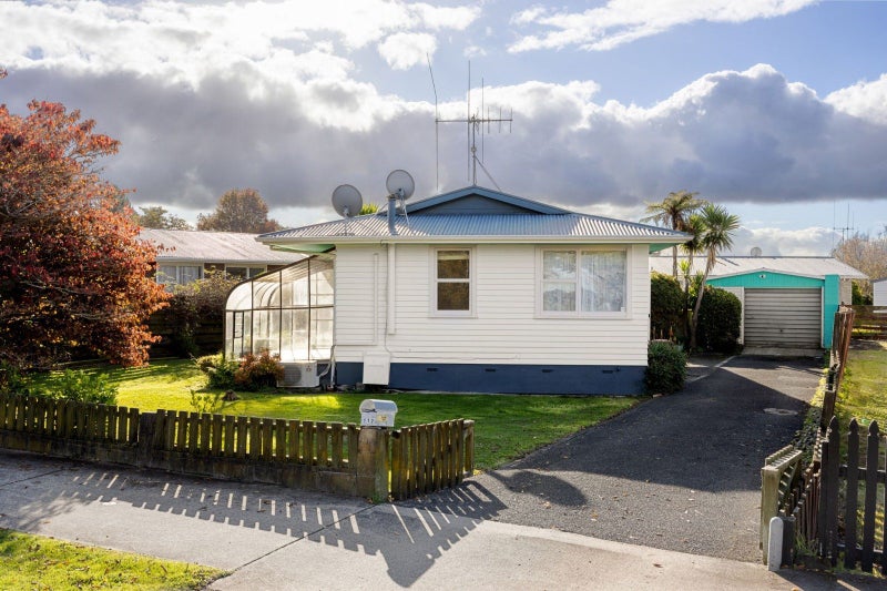 112 Saxbys Road, Deanwell, Hamilton - Carousel 1