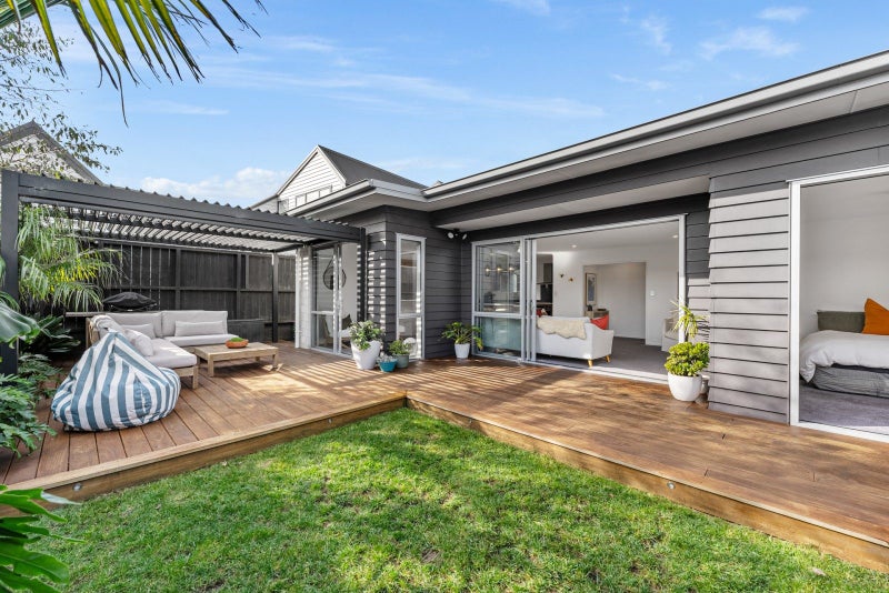 129A Valley Road, Mount Maunganui, Mount Maunganui - Carousel 1