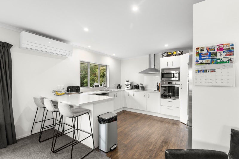 33 Masefield Terrace, Kelvin Grove, Palmerston North - Carousel 2