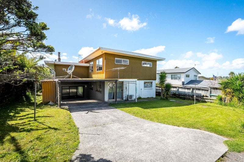 38 Makora Road, Massey, Auckland - Carousel 2