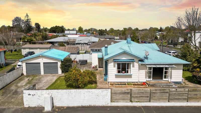 64 Cook Street, Hamilton East, Hamilton - Carousel 1