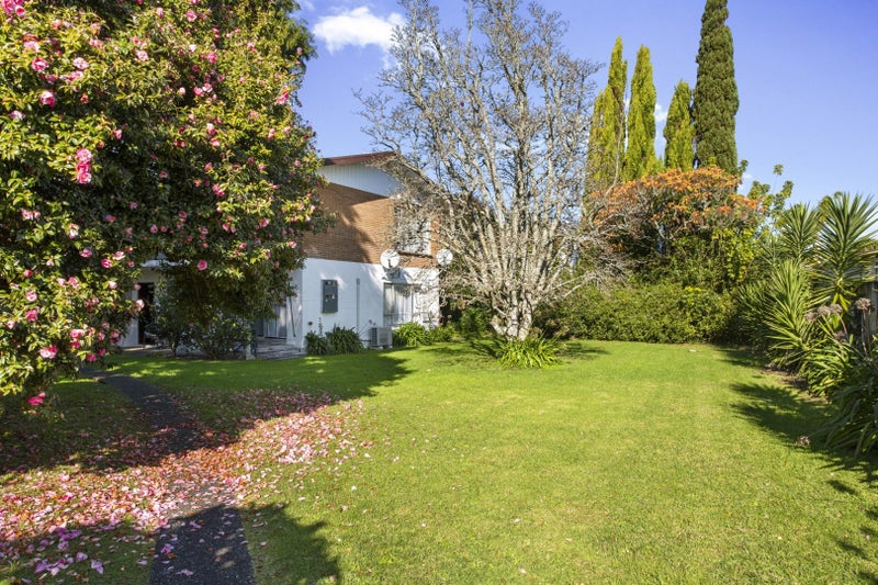 2/50 Te Kanawa Crescent, Henderson, Auckland - Carousel 2