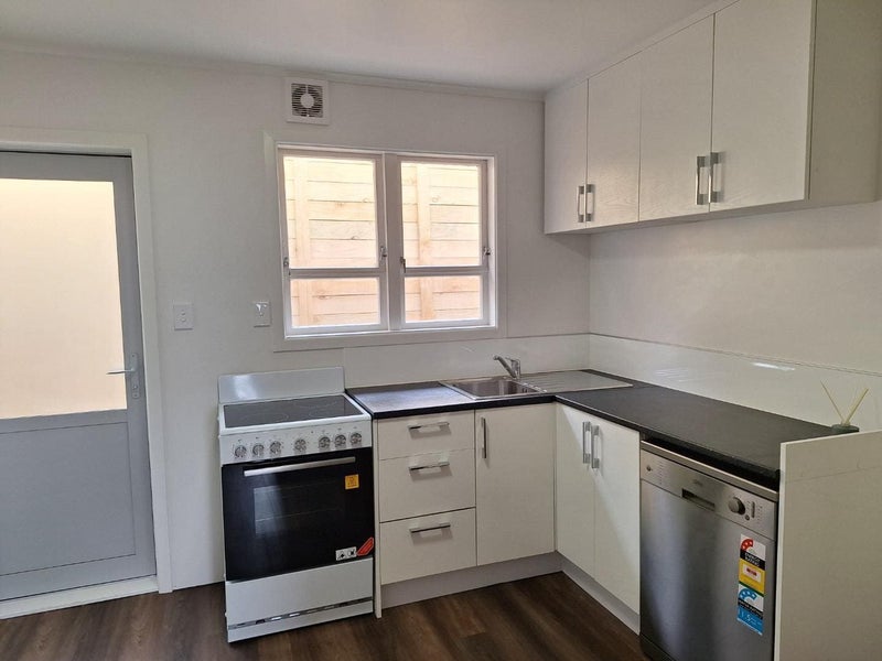 33B Findlay Street, Moturoa, New Plymouth - Carousel 1