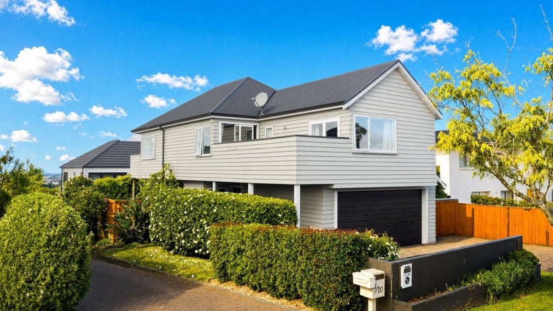 2/20 Tui Glen Road, Birkenhead, Auckland - Carousel 1