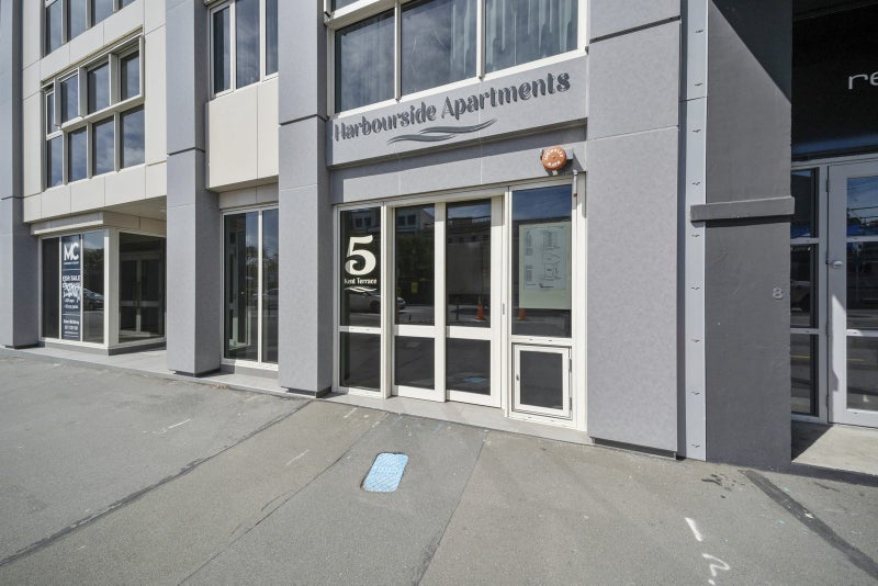 5D/5 Kent Terrace, Mount Victoria, Wellington - Carousel 24