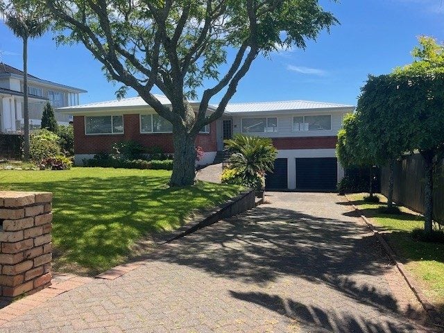 3 Copperfield Terrace, Mellons Bay, Auckland - Carousel 1