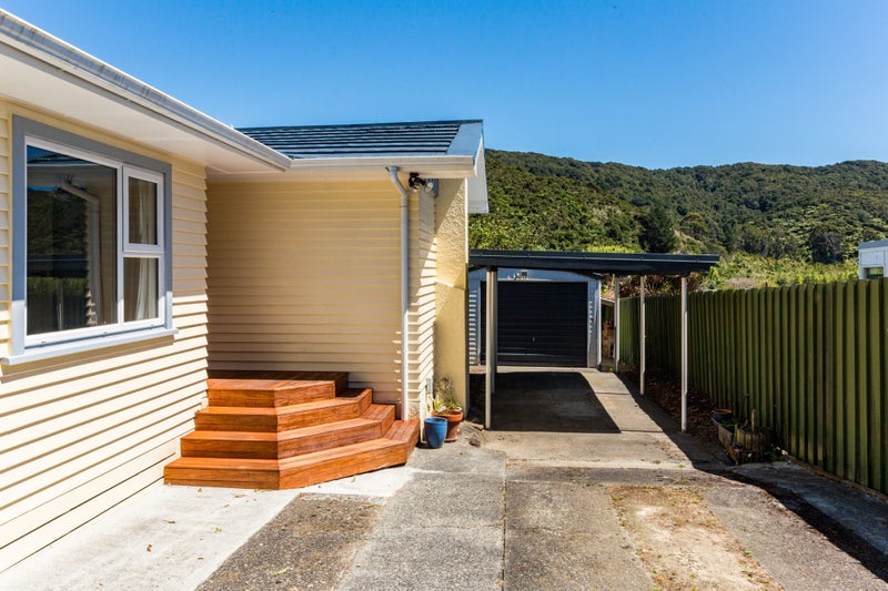 112 Coast Road, Wainuiomata, Lower Hutt - Carousel 1