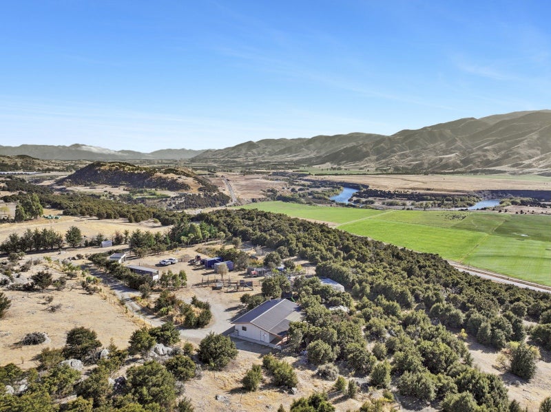 57 Kaituki Ridge Lane, Queensberry, Cromwell - Carousel 1