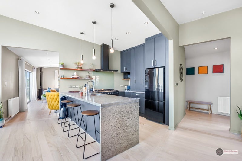 4 Singers Road, Korokoro, Lower Hutt - Carousel 2