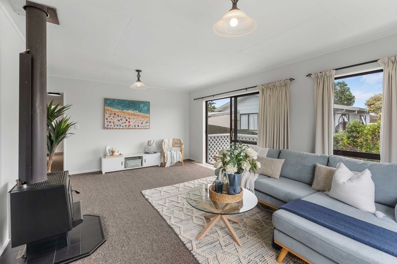 60 Campbell Avenue, Paraparaumu - Carousel 2