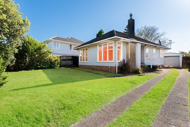 22 London Street, Te Atatu Peninsula, Auckland - Carousel 2