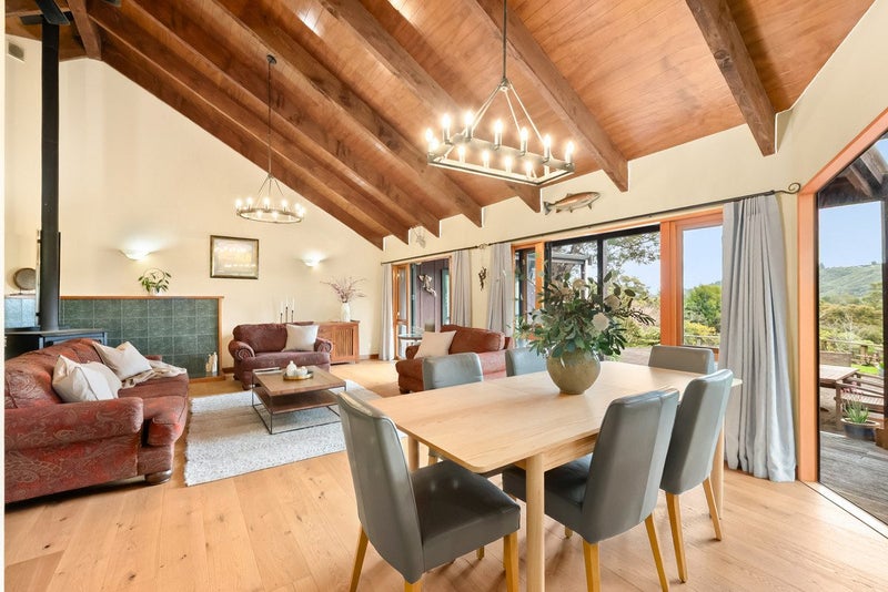 3 Roseveare Grove, Te Marua, Upper Hutt - Carousel 2