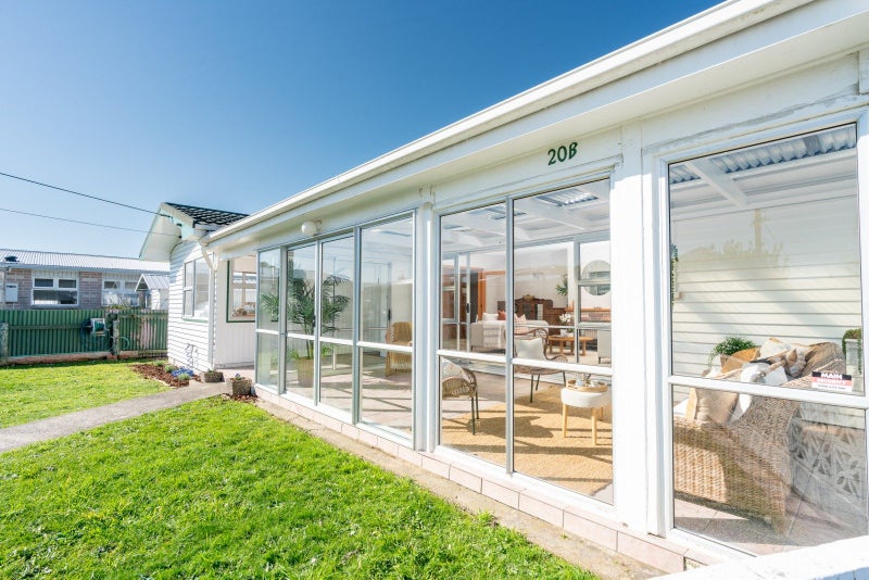 20B Argentine Avenue, Miramar, Wellington - Carousel 1