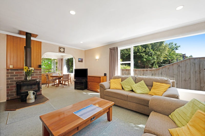 132 Pinehaven Road, Pinehaven, Upper Hutt - Carousel 2