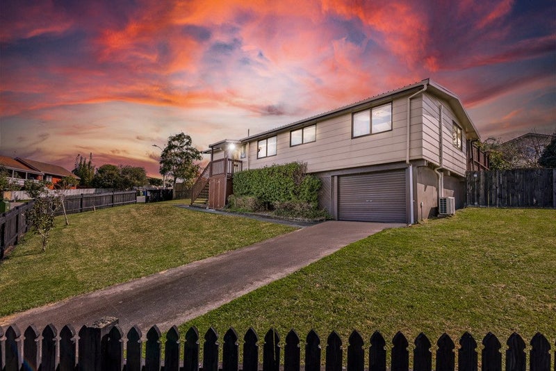 5 Elizabeth Drive, West Harbour, Auckland - Carousel 1