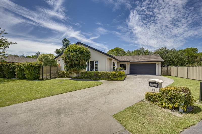 17 Blythfield Place, Taradale, Napier - Carousel 1